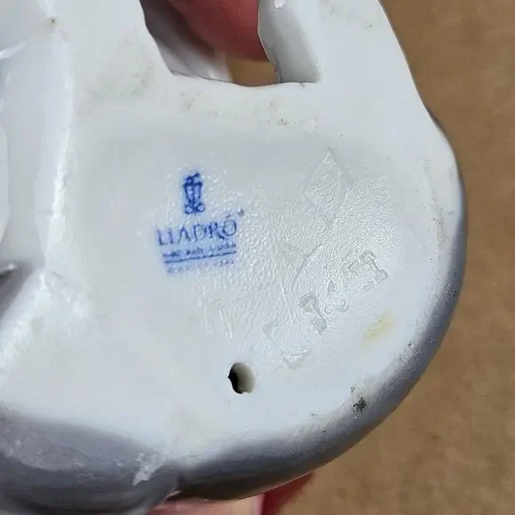 Lladro Cat And Mouse Porcelain Figurine Handmade in Spain Pink Bow Decor Gray - Picture 9 of 9